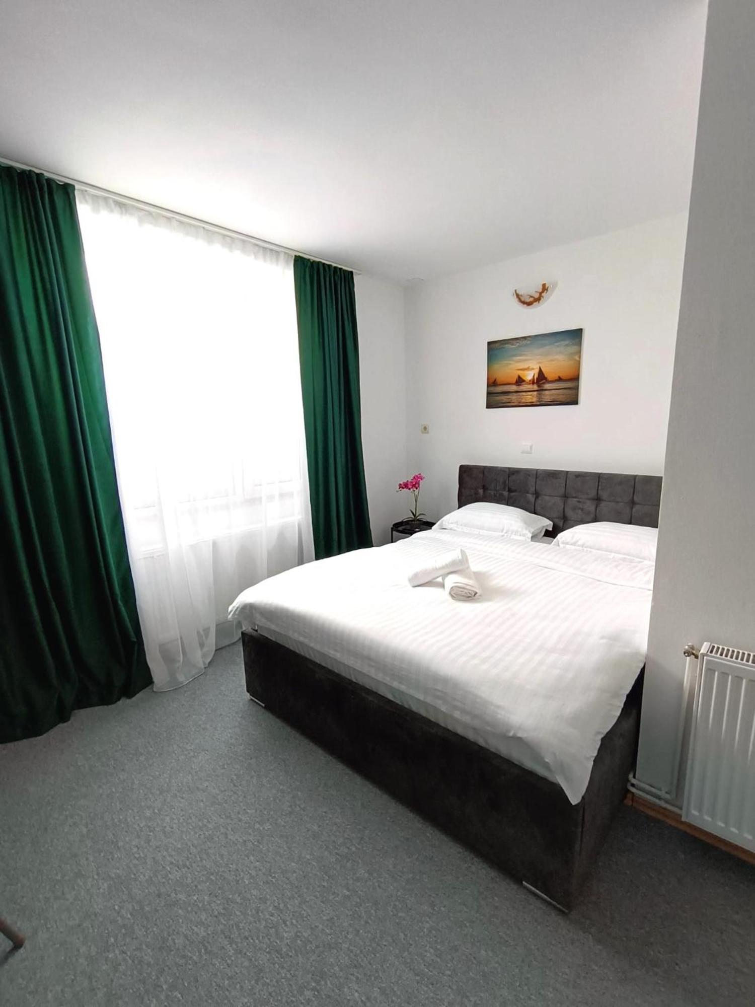 Chic Boutique Dumbrava Apartment ซีบิว ภายนอก รูปภาพ