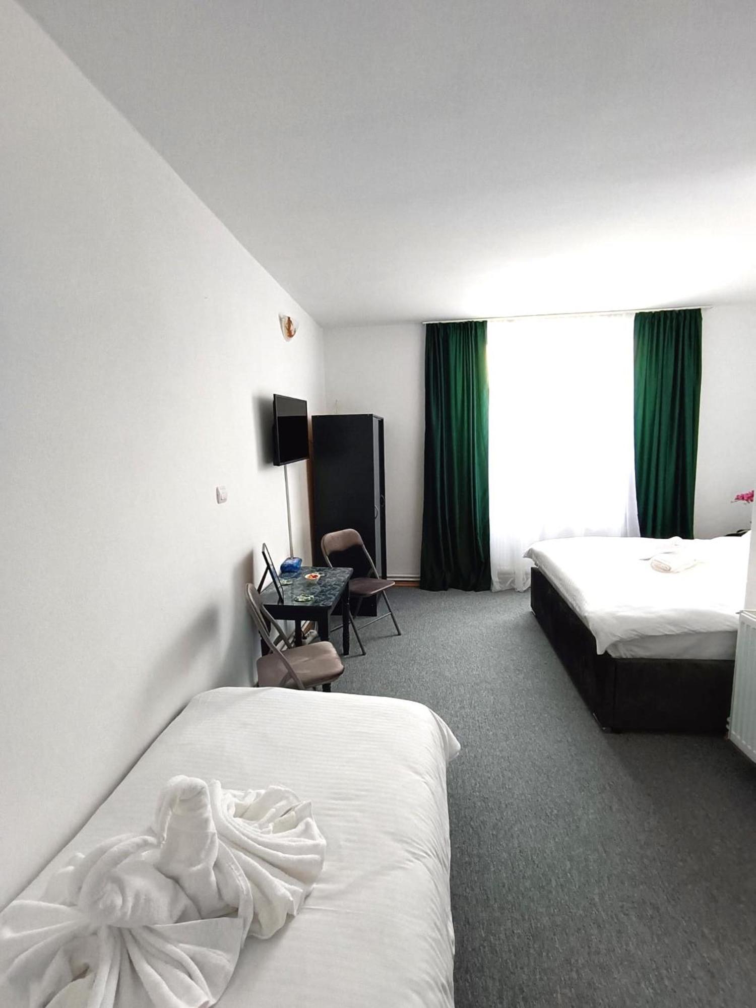 Chic Boutique Dumbrava Apartment ซีบิว ภายนอก รูปภาพ