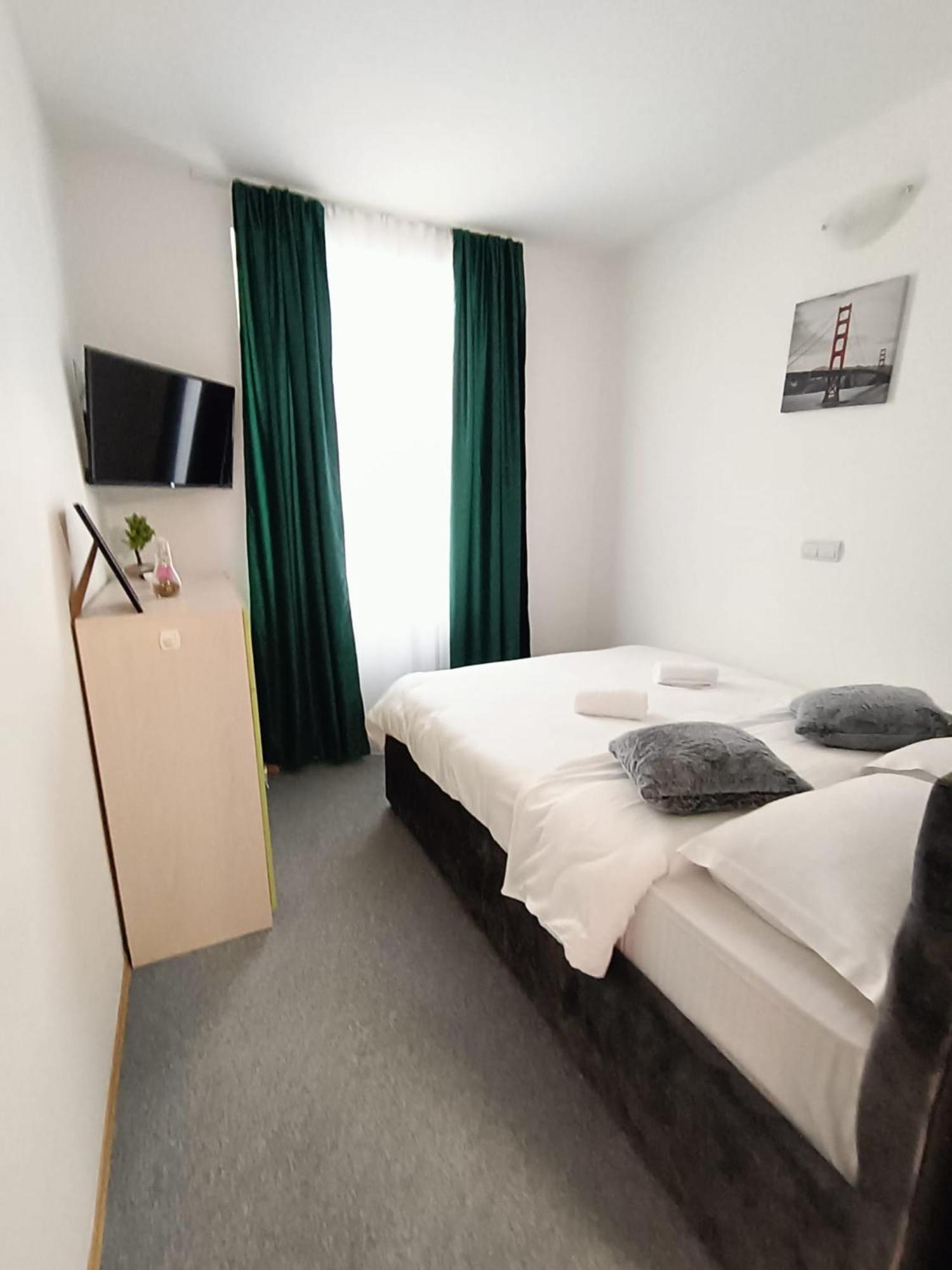 Chic Boutique Dumbrava Apartment ซีบิว ภายนอก รูปภาพ